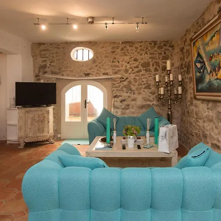 Absolute St Tropez Apartamento *